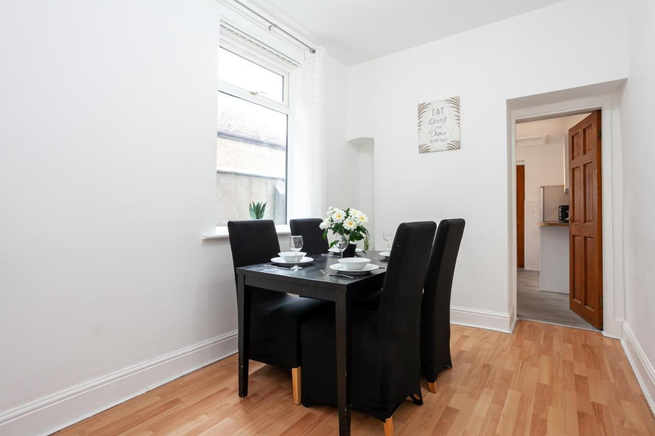 Stay Comfortable-City Centre Location- Sleeps Up To 9 Stoke-on-Trent 外观 照片