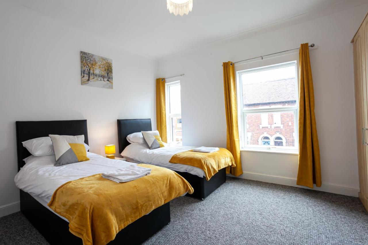 Stay Comfortable-City Centre Location- Sleeps Up To 9 Stoke-on-Trent 外观 照片