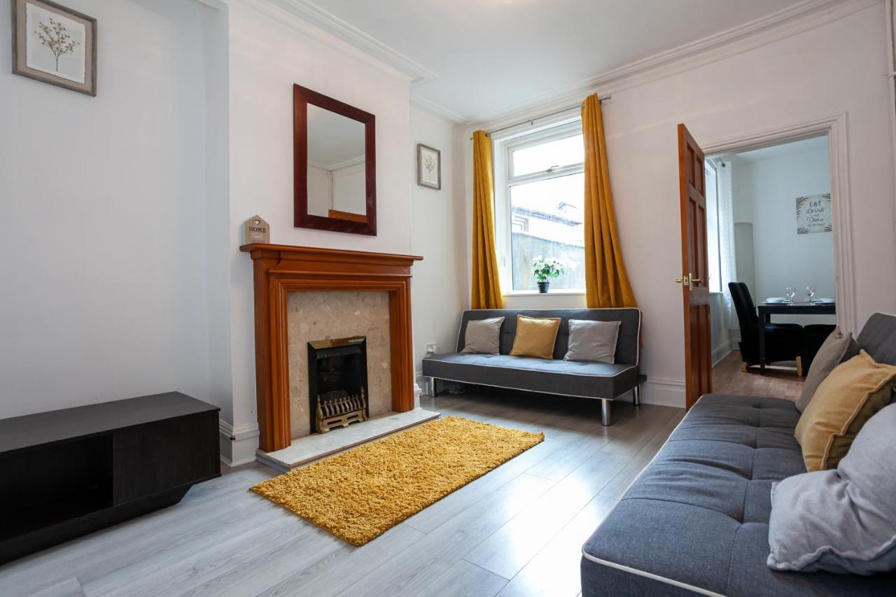 Stay Comfortable-City Centre Location- Sleeps Up To 9 Stoke-on-Trent 外观 照片
