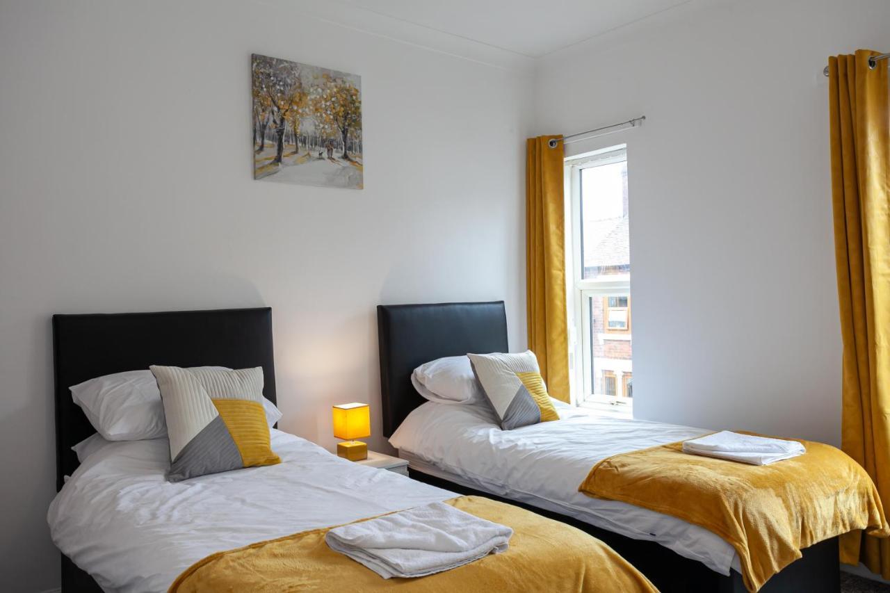 Stay Comfortable-City Centre Location- Sleeps Up To 9 Stoke-on-Trent 外观 照片