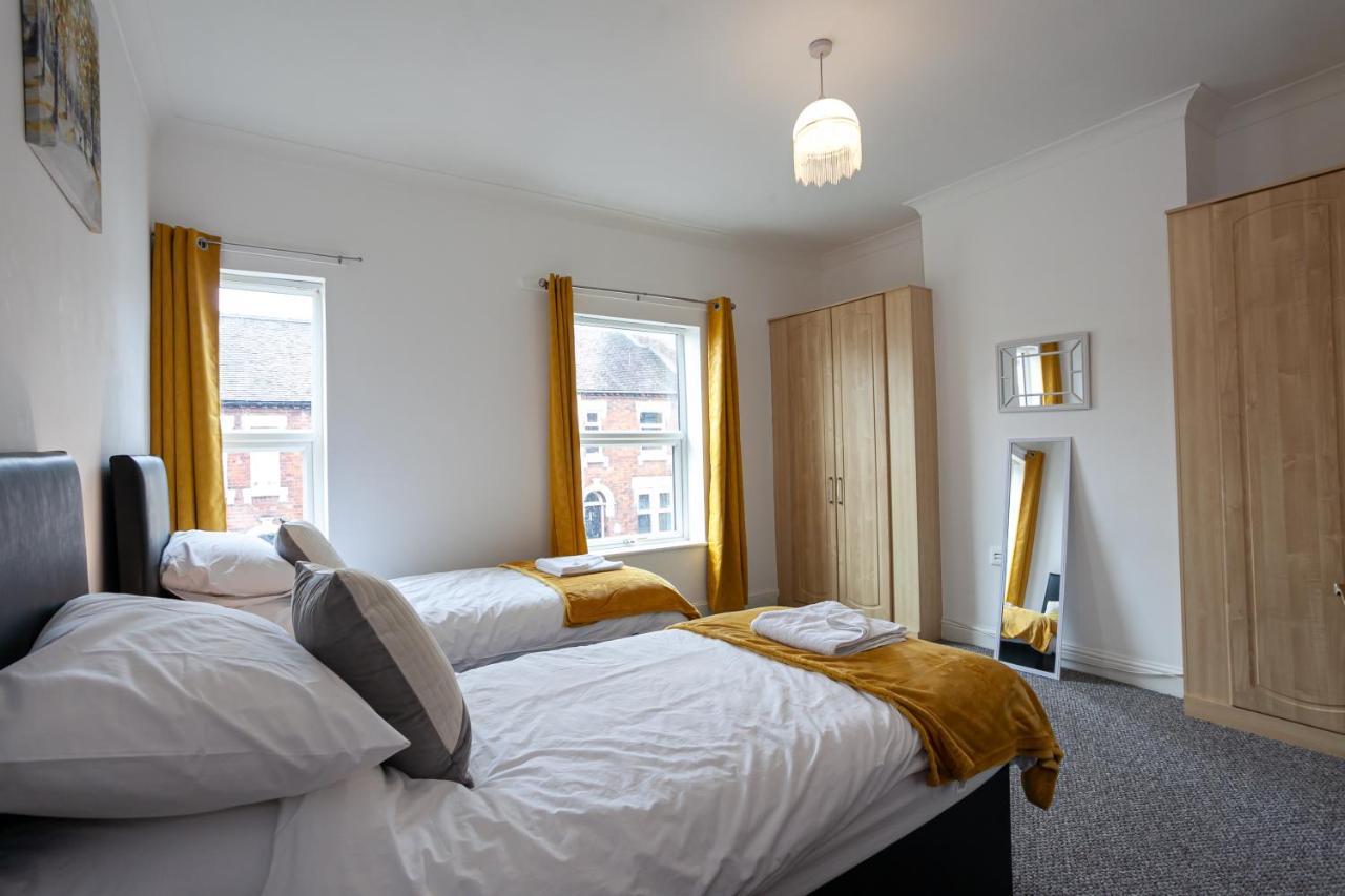 Stay Comfortable-City Centre Location- Sleeps Up To 9 Stoke-on-Trent 外观 照片