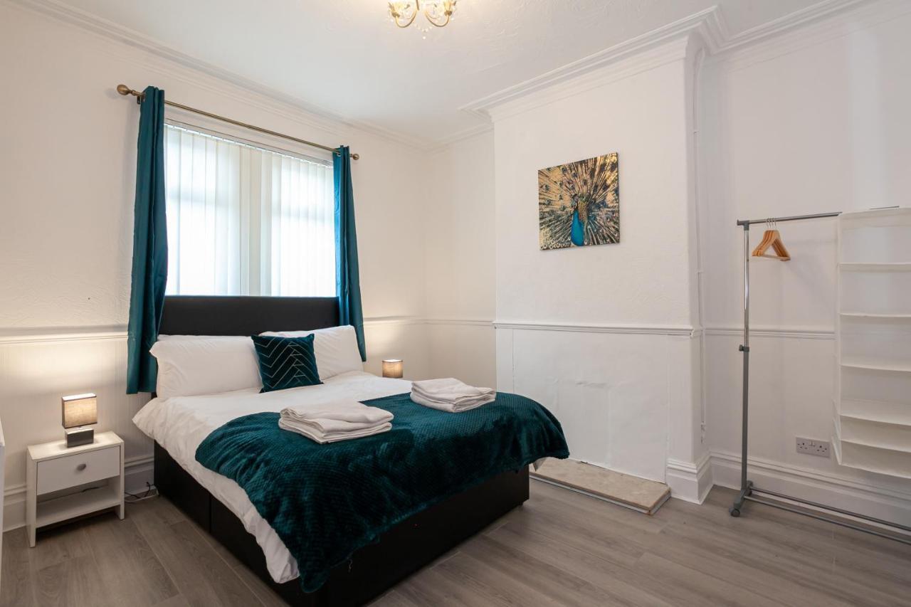 Stay Comfortable-City Centre Location- Sleeps Up To 9 Stoke-on-Trent 外观 照片