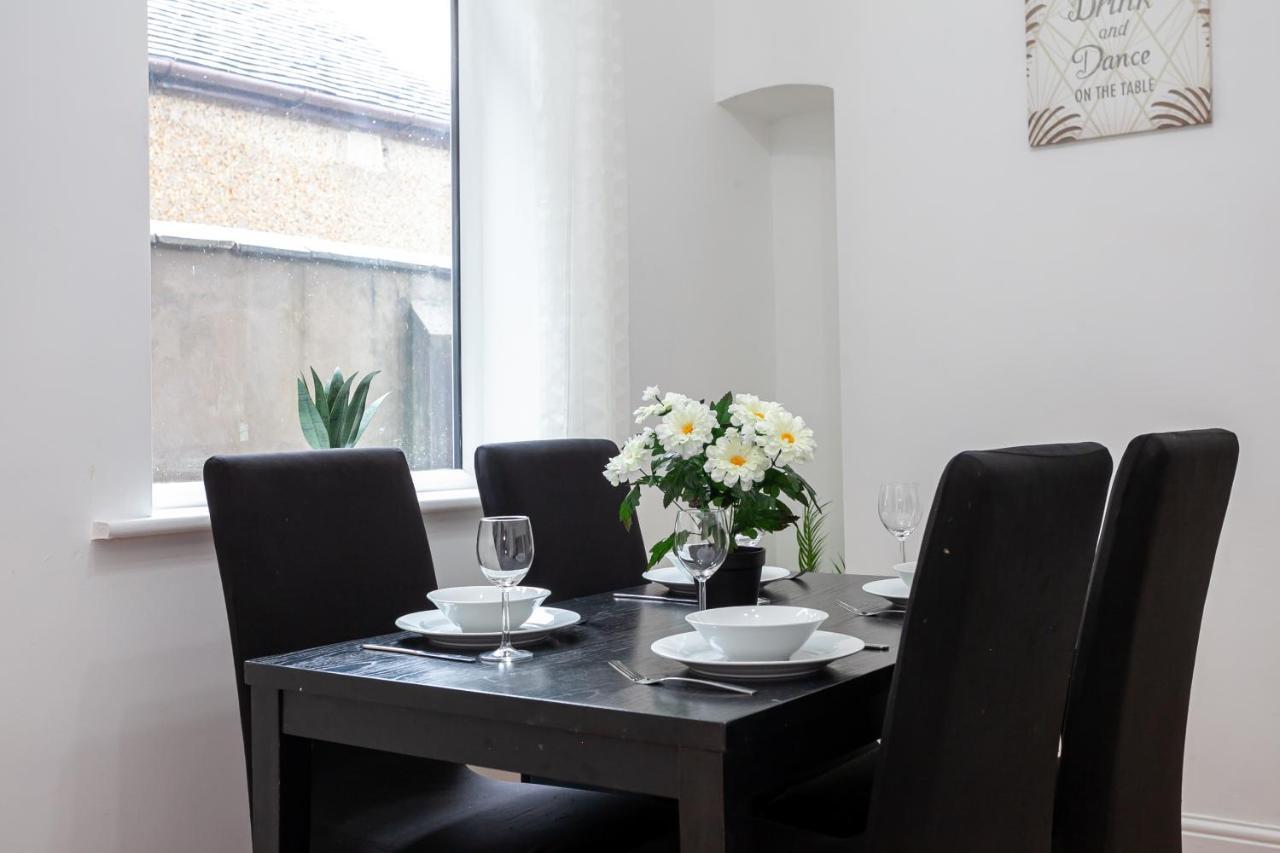 Stay Comfortable-City Centre Location- Sleeps Up To 9 Stoke-on-Trent 外观 照片