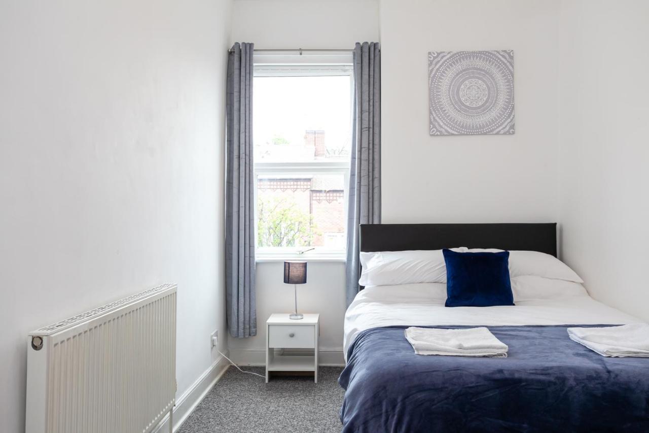 Stay Comfortable-City Centre Location- Sleeps Up To 9 Stoke-on-Trent 外观 照片